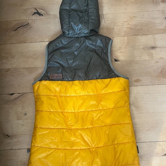 Strafe Aspen- Cirque Puffy Vest - Picture 2 of 3